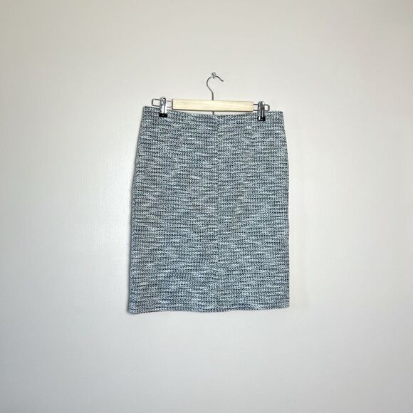 CLEARANCE! Ann Taylor Factory Pull-On Skirt Size 10P EUC - Picture 2 of 5